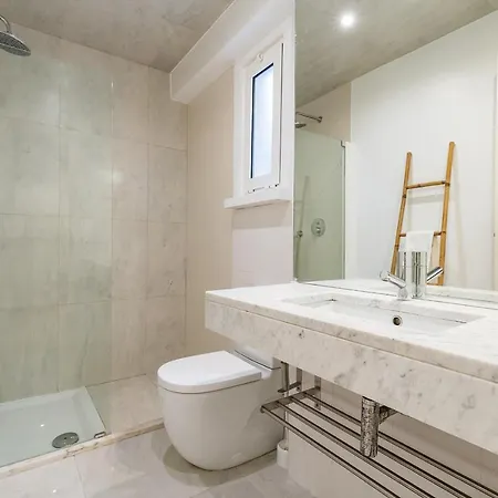 Altido Graca 1bedroom With Green Terrace & Bbq * Lisboa