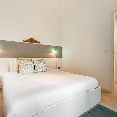 Altido Graca 1bedroom With Green Terrace & Bbq Apartmán
